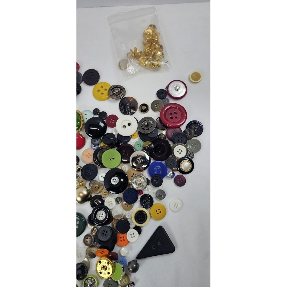 Vintage Button Lot Mixed Bulk Sewing Buttons Metal Plastic Assorted Large - Picture 2 of 5
